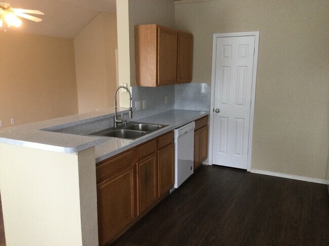 Foto del edificio - 223 Dartmouth Dr