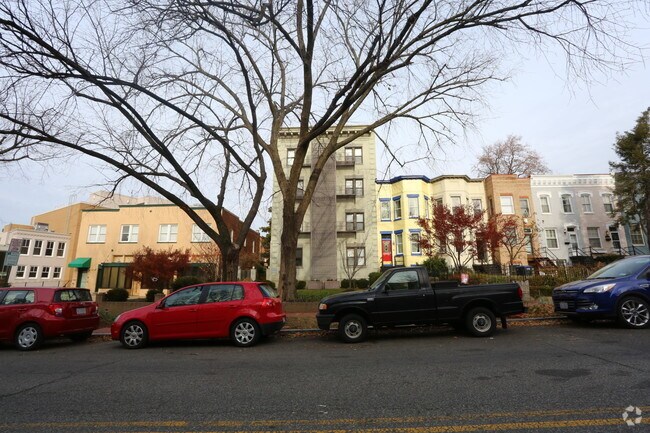 Building Photo - 116 North Carolina Ave SE