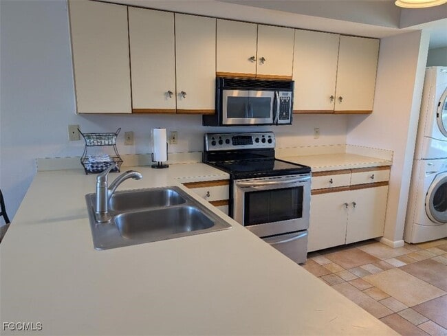 Building Photo - 1936 Beach Pkwy