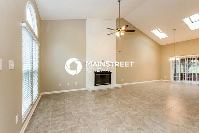 Foto del edificio - 3 Bedroom Pet-Friendly Home in Charlotte, NC with Main Street Renewal
