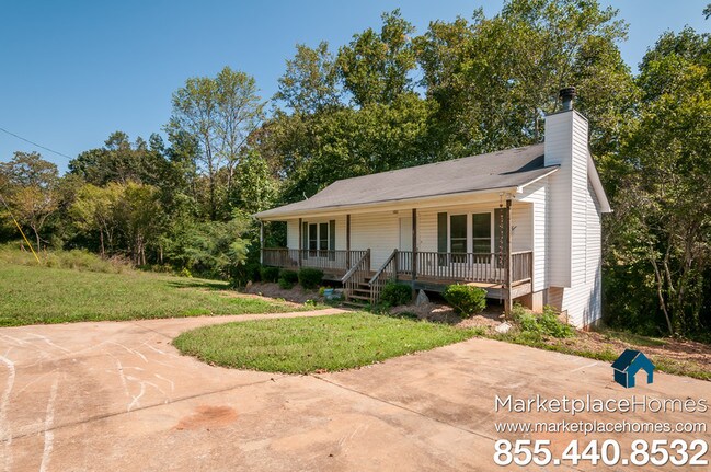 Building Photo - 5570 Betty Ln