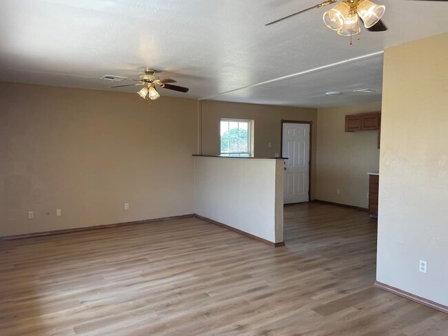 Foto del edificio - 55 Dolberg Rd