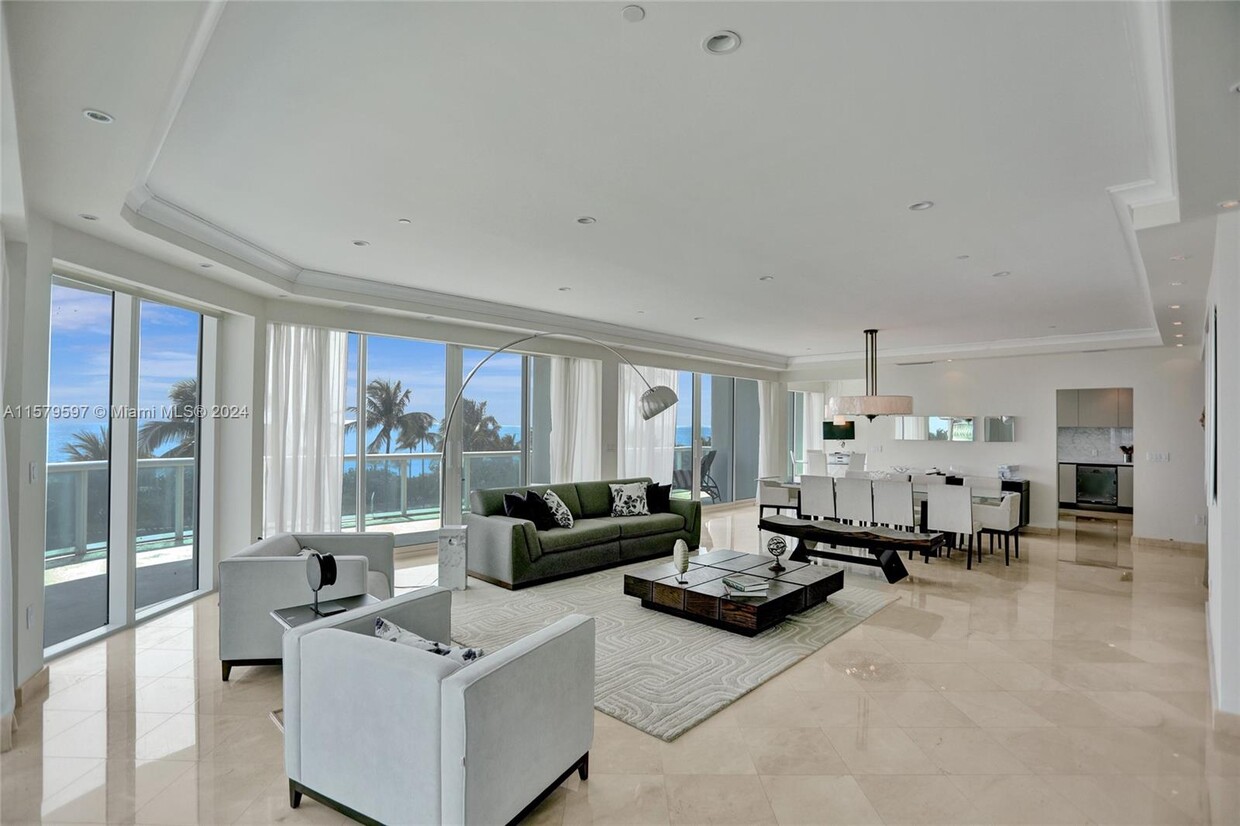 Foto principal - 10101 Collins Ave