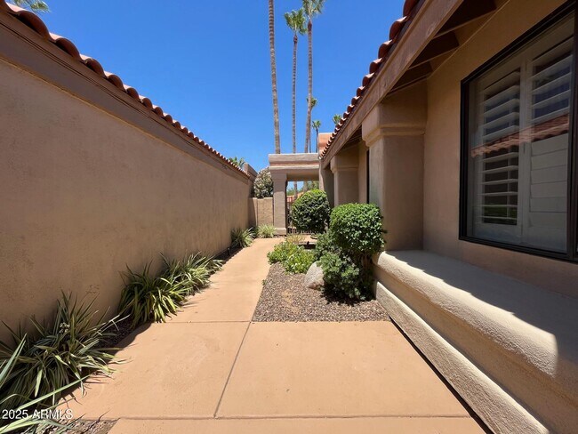 Foto del edificio - 10283 N 103rd St