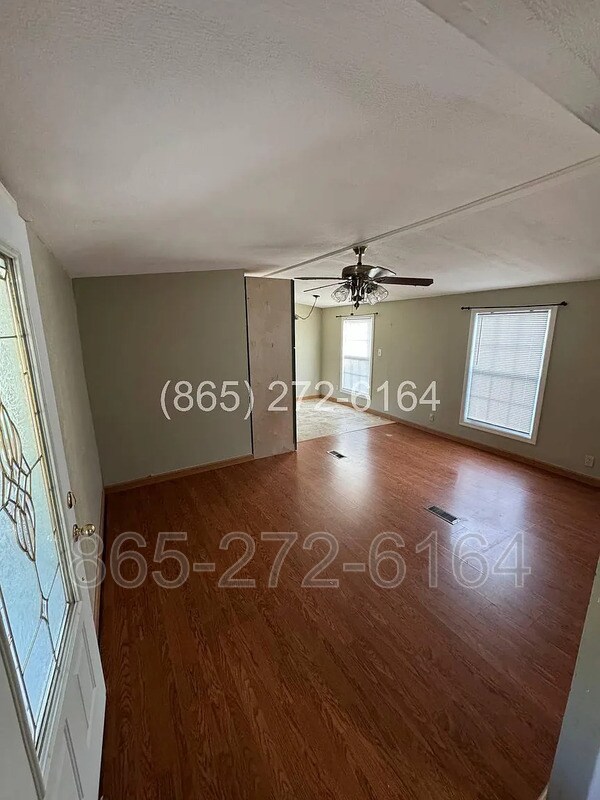 Foto del edificio - 8413 Oak Ridge Hwy