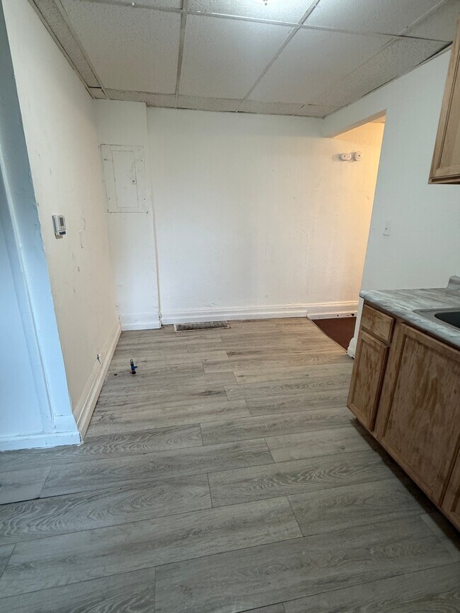 Foto del edificio - 15220 Saranac Rd