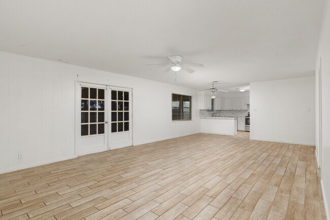 Foto del edificio - Spacious 3 bedroom, 2 bathroom home in the...