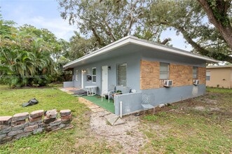 Building Photo - 1040 SW 28th St