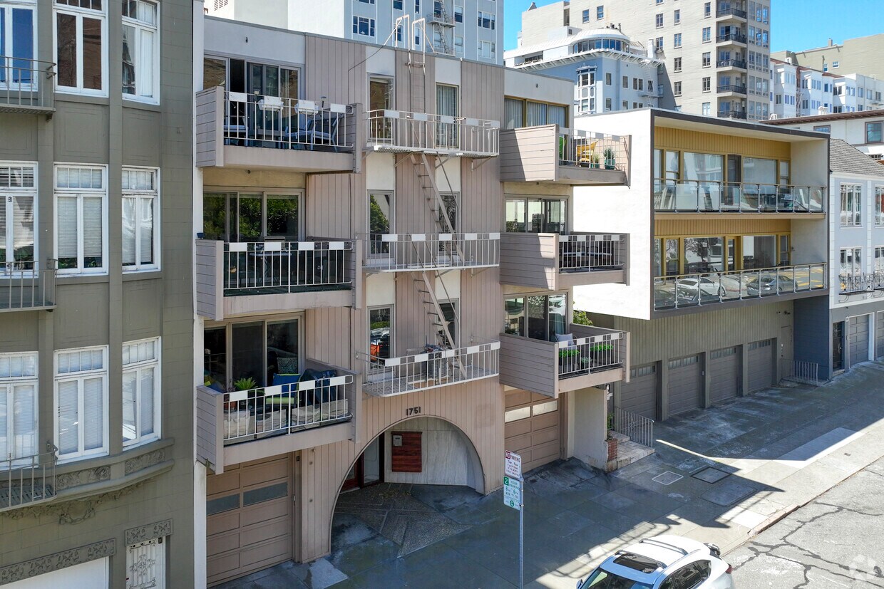Primary Photo - 1751 Pacific Ave