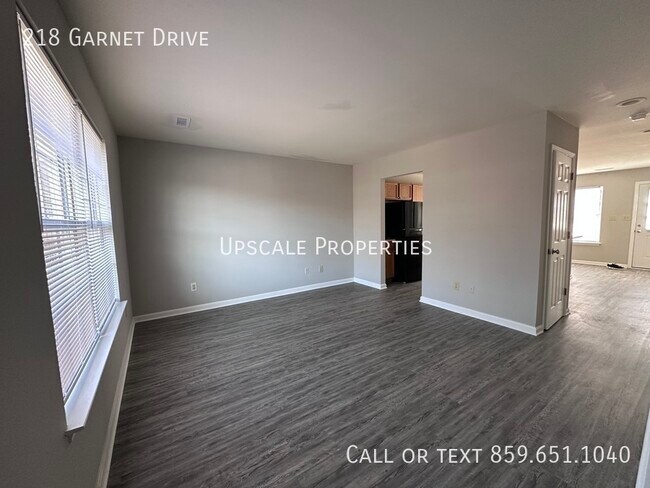 Foto del edificio - 218 Garnet Dr