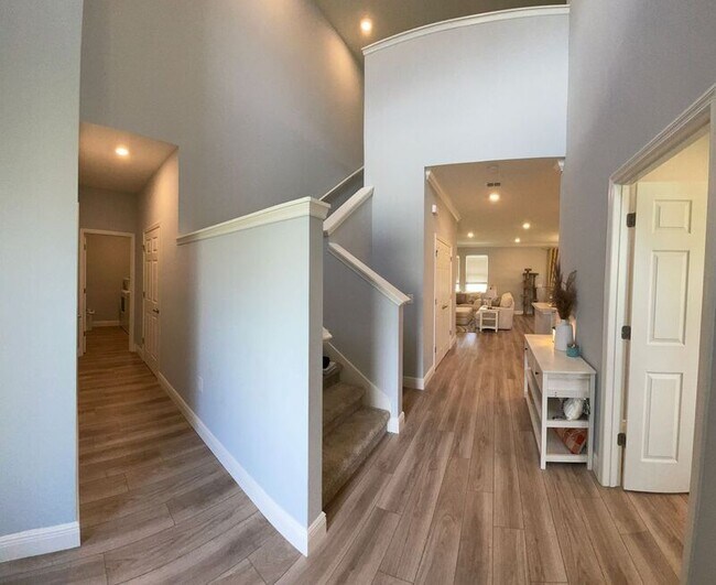 Building Photo - 912 Covington Ct