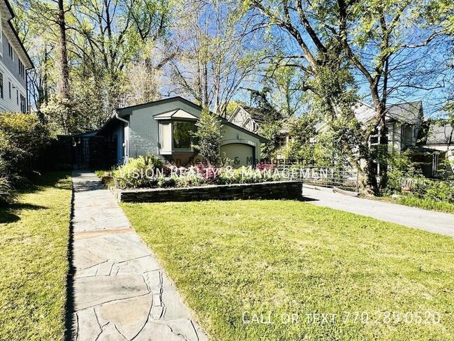 Building Photo - Stunning 3 BR 2 BA Home Near Piedmont Park