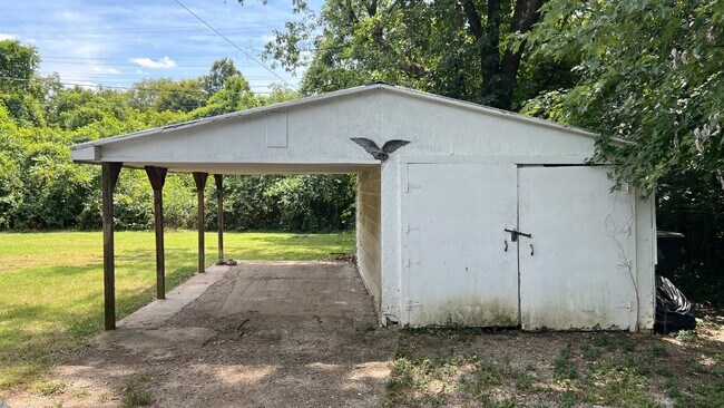 Building Photo - Near the Nashville Airport: 2BR, 1BA house...