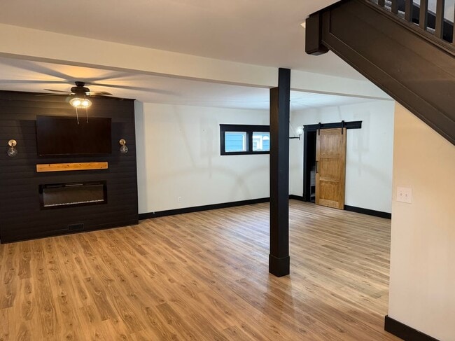 Building Photo - 2157 Singleton St