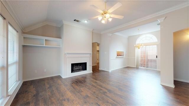 Photo - 402 Moss Hill Rd House