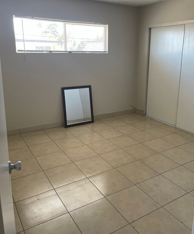 Building Photo - 1487 Sombrero Dr
