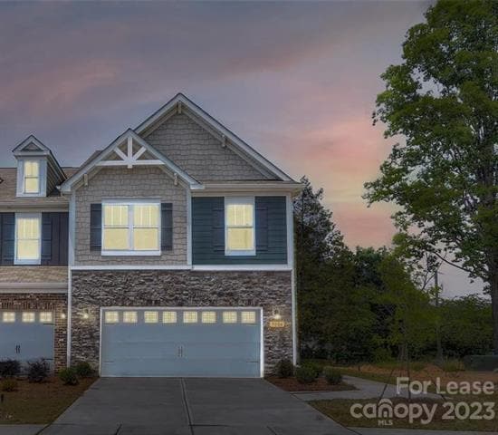 Foto principal - 7004 Bentz St