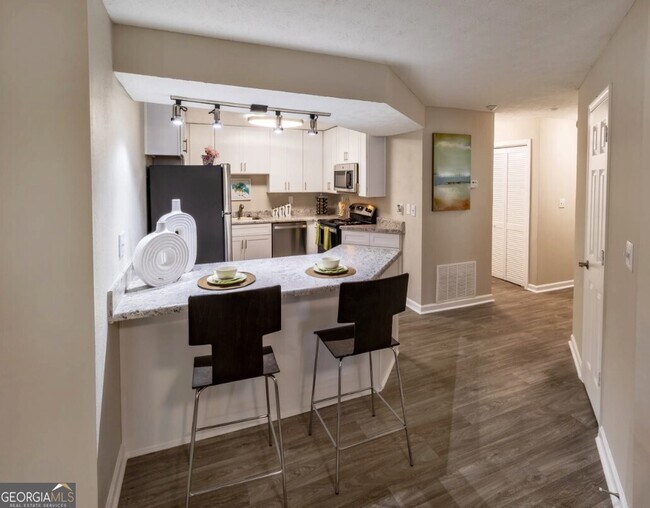 Foto del edificio - 2845 Holcomb Bridge Rd