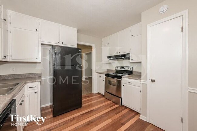 Foto del edificio - 2051 Windsor Ln SW