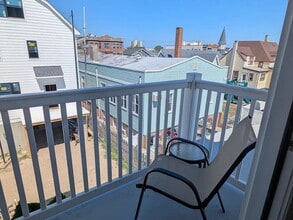 Building Photo - 6309 Villa Ct