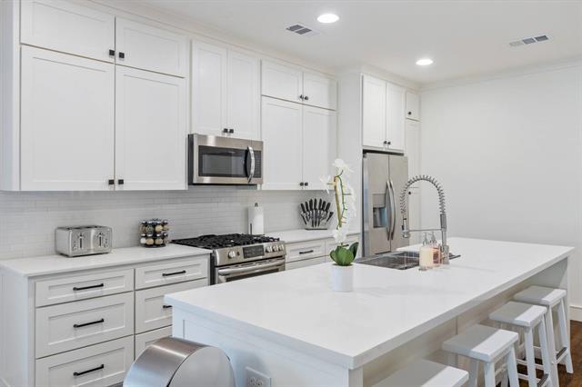 Foto principal - 6001 Palo Pinto Ave