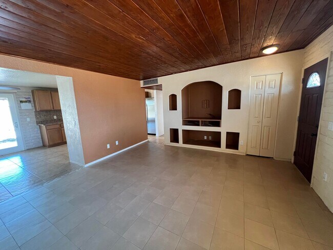 Foto del edificio - 5981 N Sebba Pl