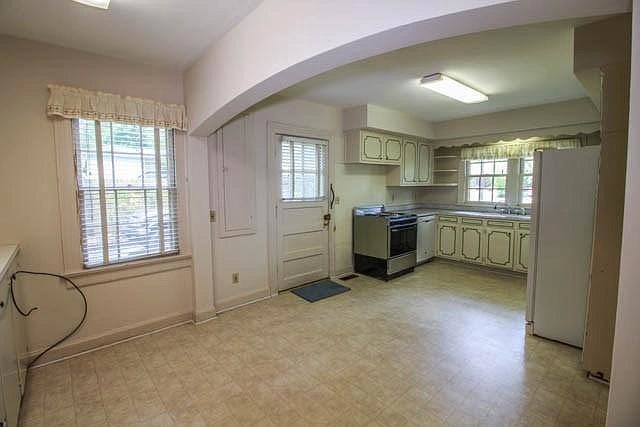 Primary Photo - 1816 St Elmo Dr