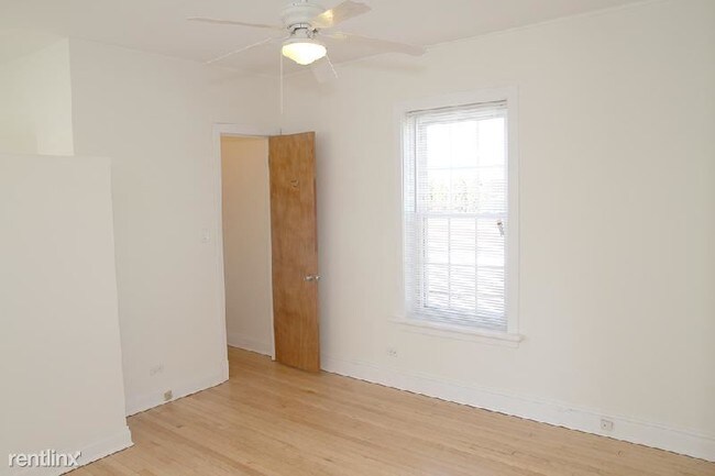 Building Photo - 3800 N Bell Ave