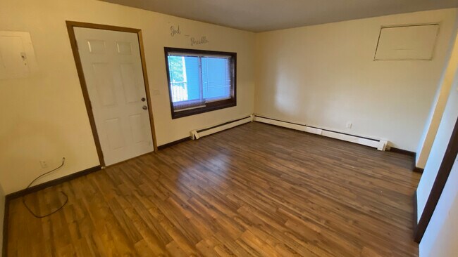 Building Photo - 2135 White St