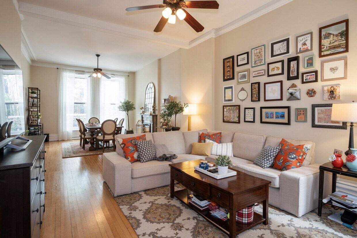 Living room - 2119 N Cleveland Ave