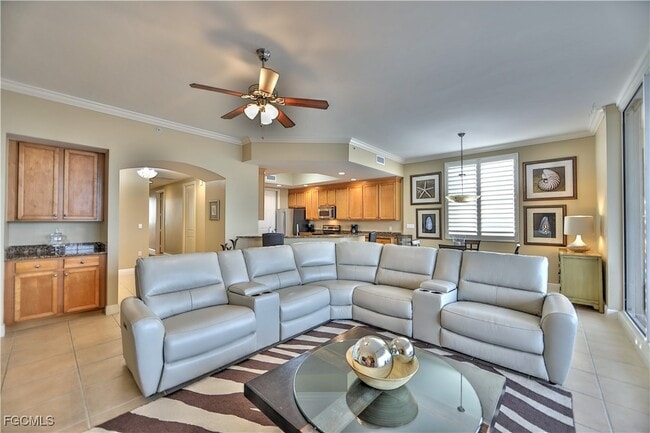 Foto del edificio - 2104 W First St