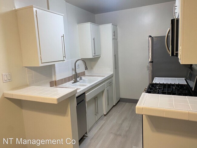 Foto del edificio - 1 br, 1 bath Apartment - 3419-31 Keystone ...