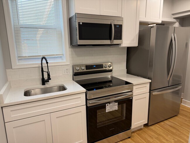 Foto del edificio - 1628 Benhill Ave