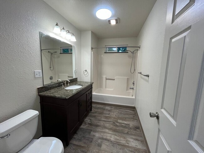 Foto del edificio - 3361 Edgewood Rd