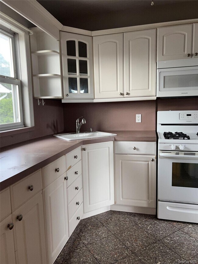 Foto del edificio - 456 Burkhard Ave