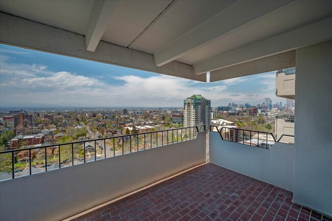 Building Photo - 130 N Pearl St