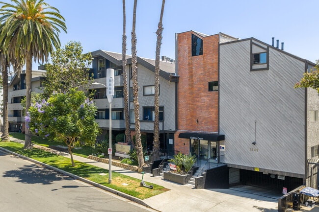 Primary Photo - Kaitlin Court Apartments