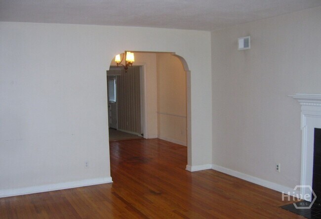 Foto del edificio - 320 Kensington Dr