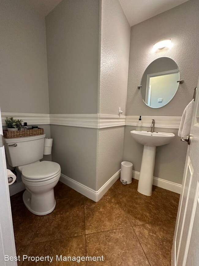 Building Photo - 4 br, 3 bath House - 665 Rice St
