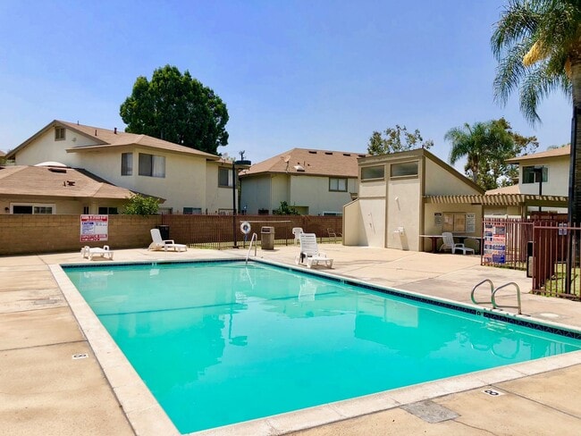 Building Photo - 941 Pinyon Ct