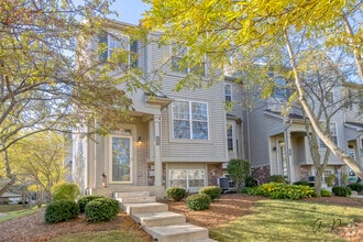 Building Photo - 743 Cherry Creek Dr