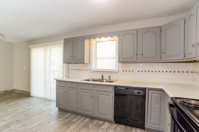 Foto del edificio - 13144 Ashland Ave