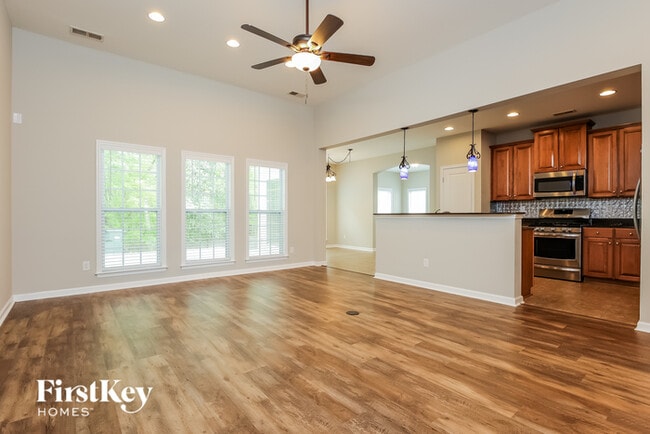 Building Photo - 242 Mayfield Dr