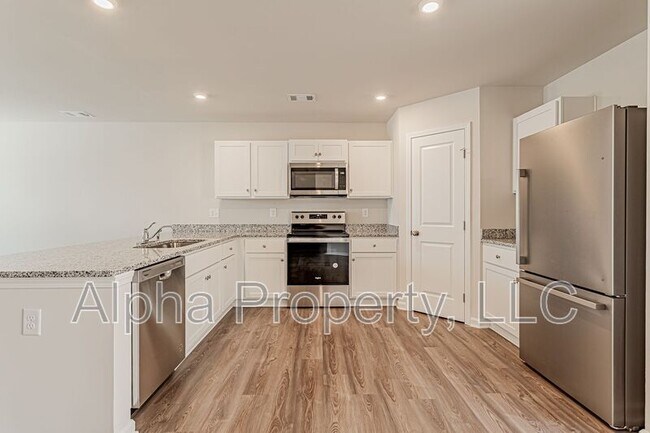 Building Photo - 113 Brooks Ct