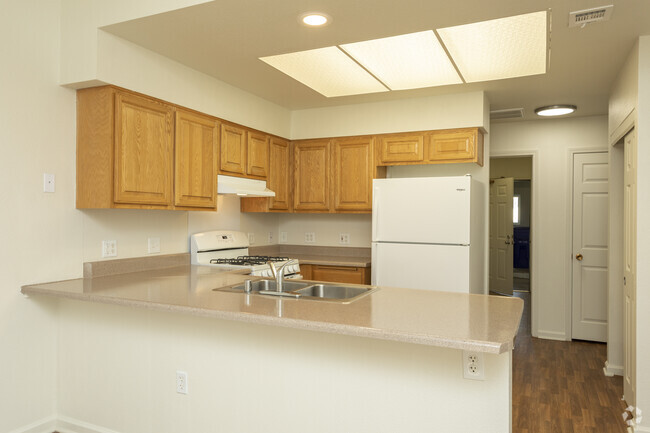 3BD, 2.5BA - Kitchen - Constellation Park - Military Housing