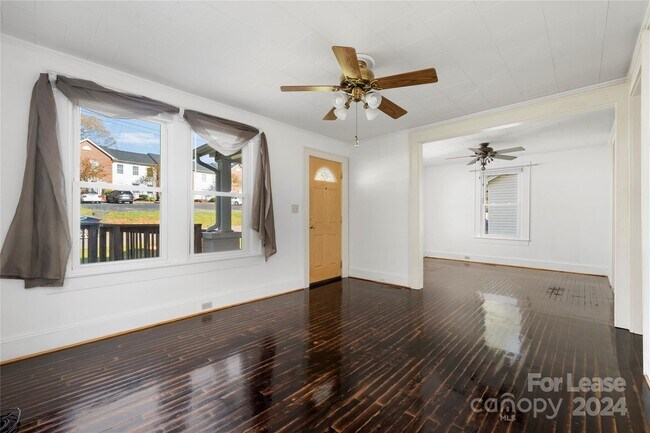 Foto del edificio - 508 N Spring Ave