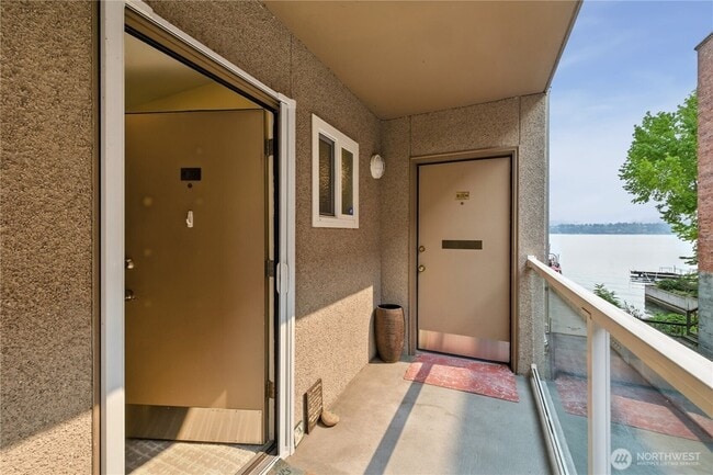 Building Photo - 1810 43rd Ave E