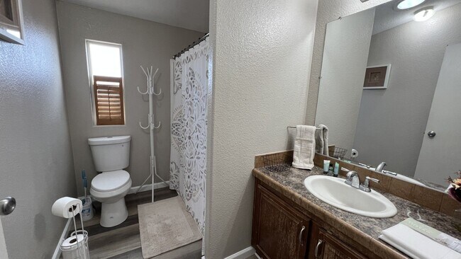 Foto del edificio - Beautiful Solar-Powered 3 Bedroom Home