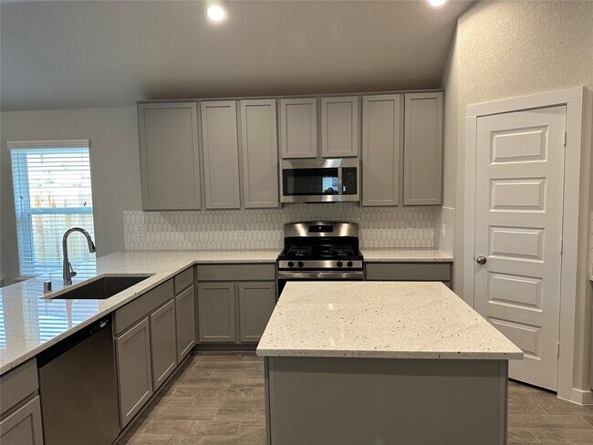 Building Photo - 5630 Silverleaf Oak