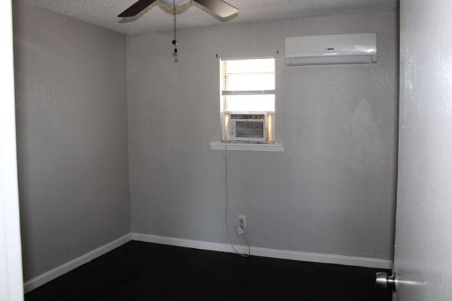 Building Photo - 3910 Polly St